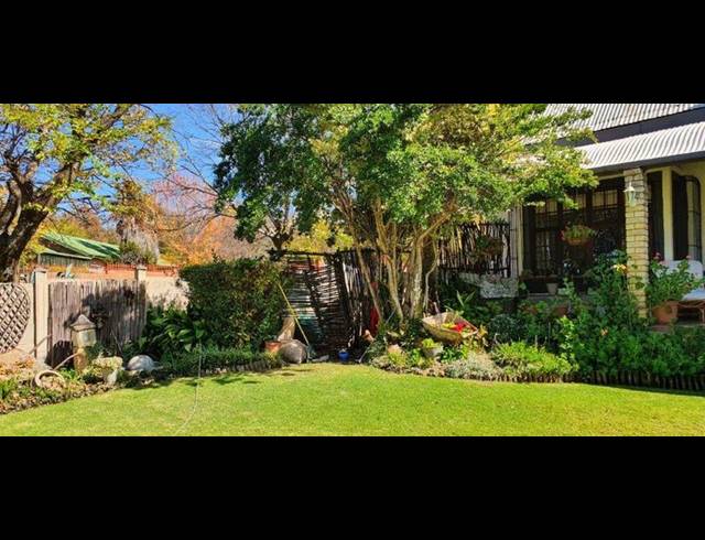 10 BEDROOM HOUSE FOR SALE IN LADYBRAND